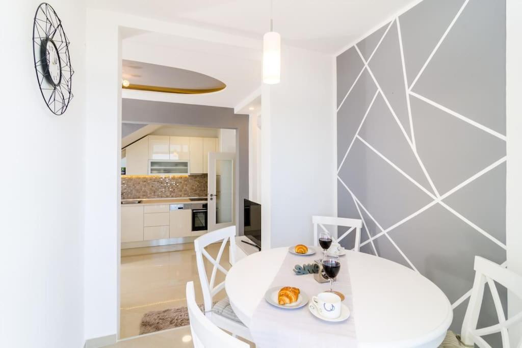 Sea View Apartment 10 Minutes Walk From Old City 두브로브니크 외부 사진