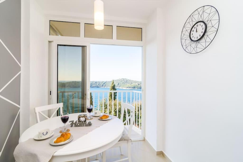 Sea View Apartment 10 Minutes Walk From Old City 두브로브니크 외부 사진
