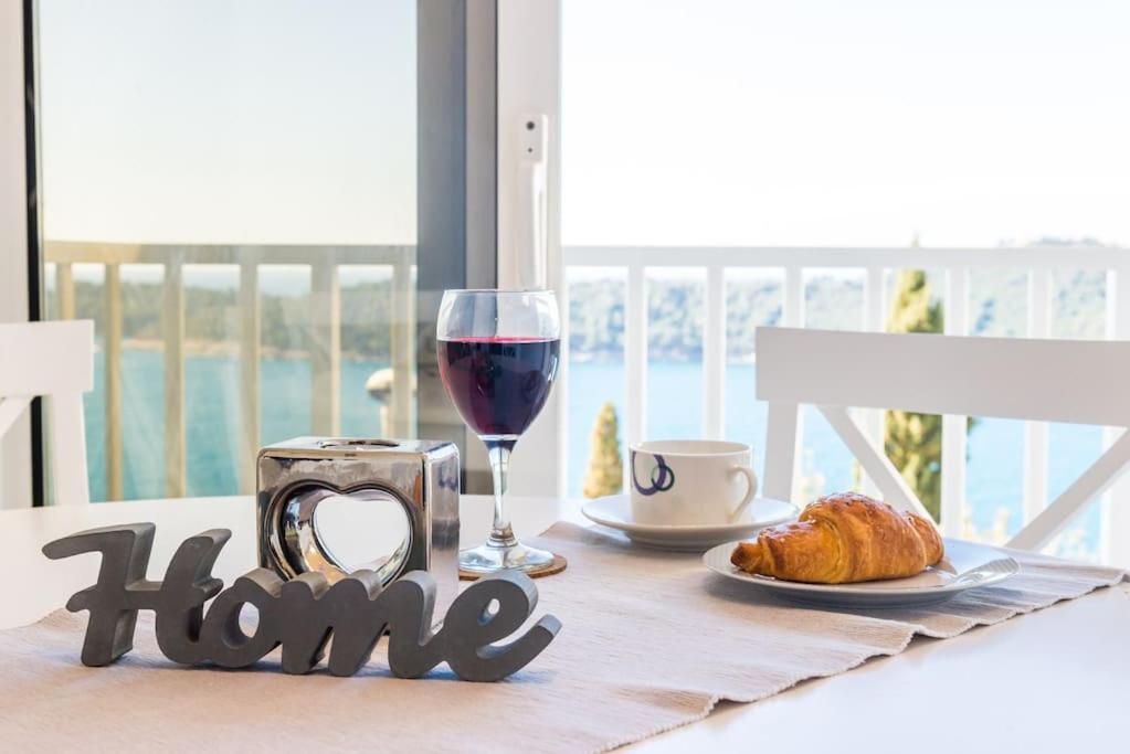 Sea View Apartment 10 Minutes Walk From Old City 두브로브니크 외부 사진
